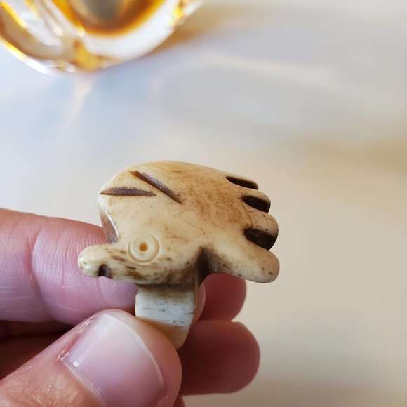 Hand Carved Natural Bone Beige Brown Animal Elephant Etched Ring - Picture 5 of 7
